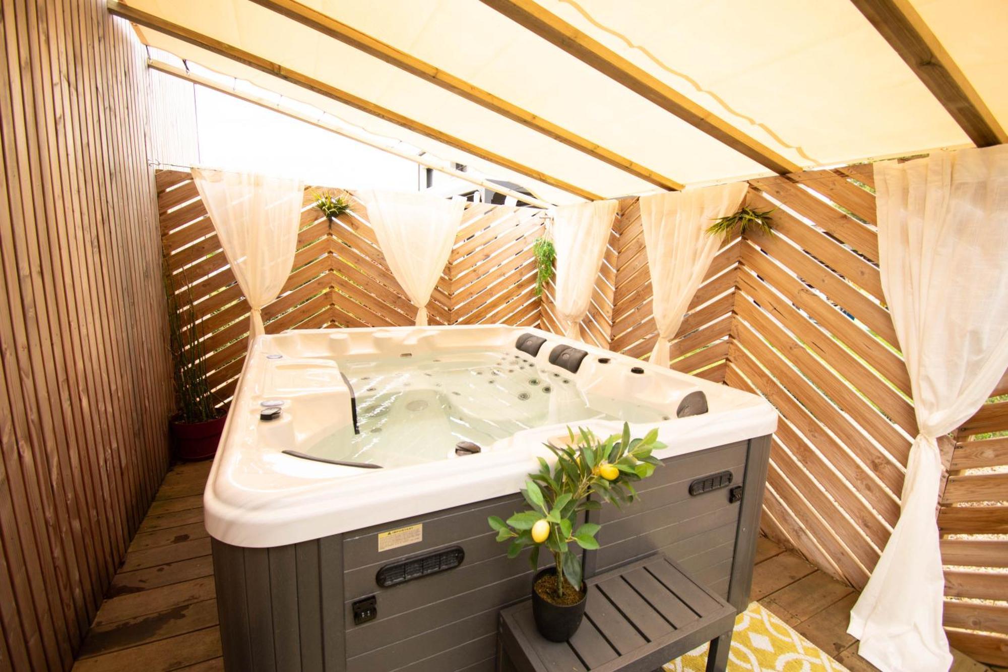 Studio Les 2 Fees - Jacuzzi - Deco Feerique Montfort-sur-Meu Dış mekan fotoğraf