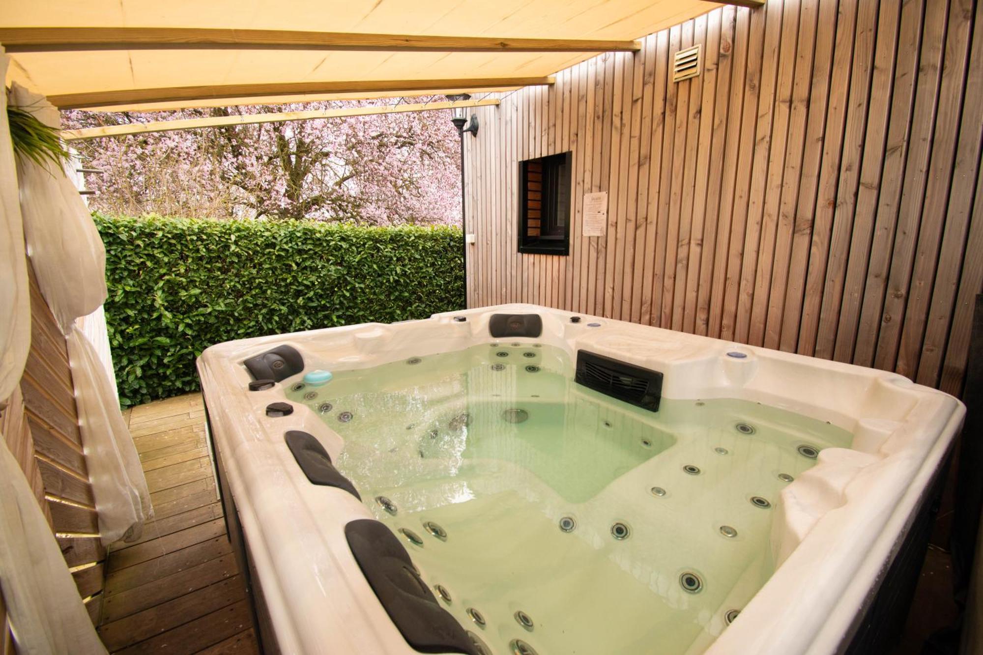 Studio Les 2 Fees - Jacuzzi - Deco Feerique Montfort-sur-Meu Dış mekan fotoğraf