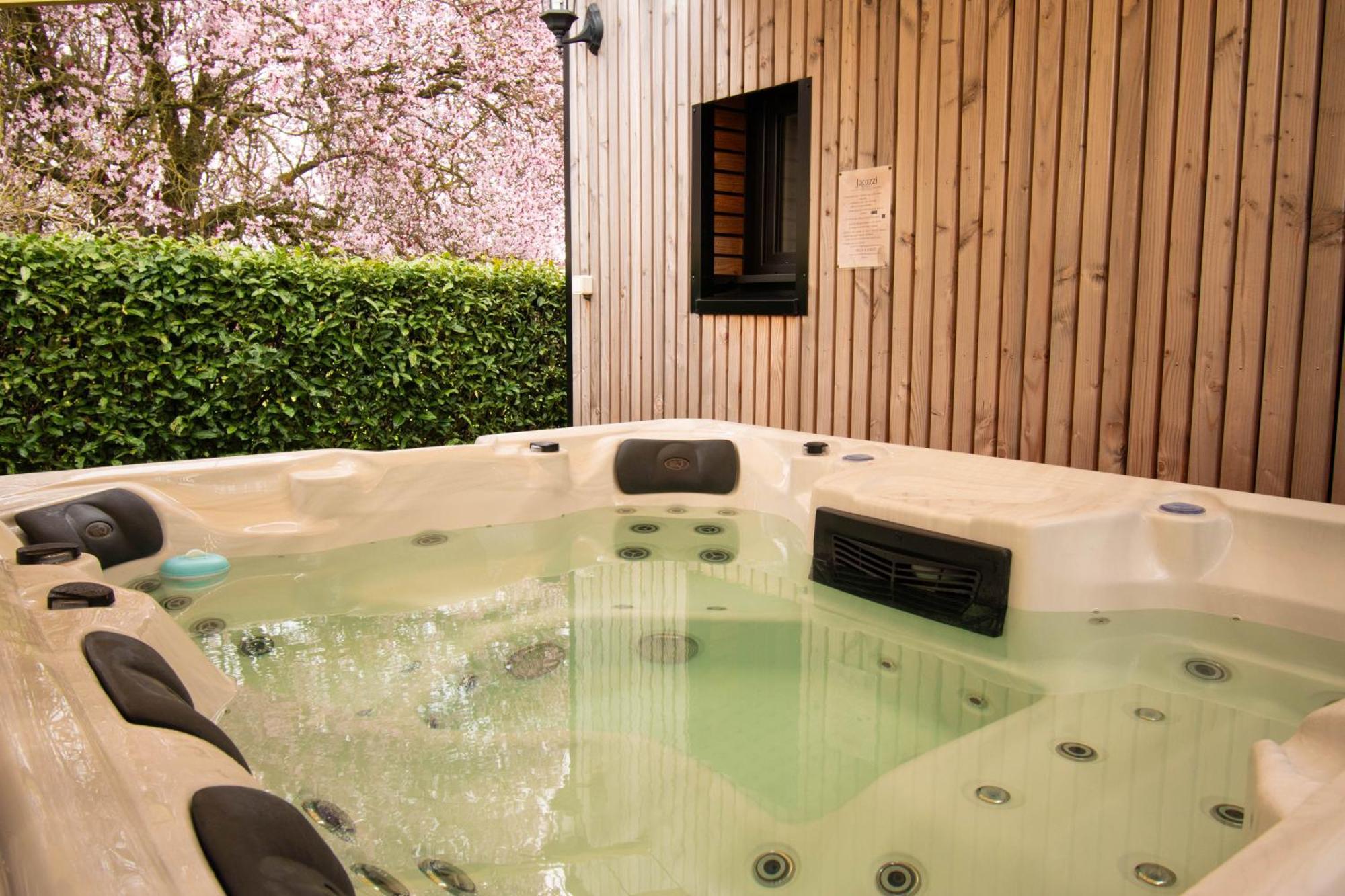 Studio Les 2 Fees - Jacuzzi - Deco Feerique Montfort-sur-Meu Dış mekan fotoğraf